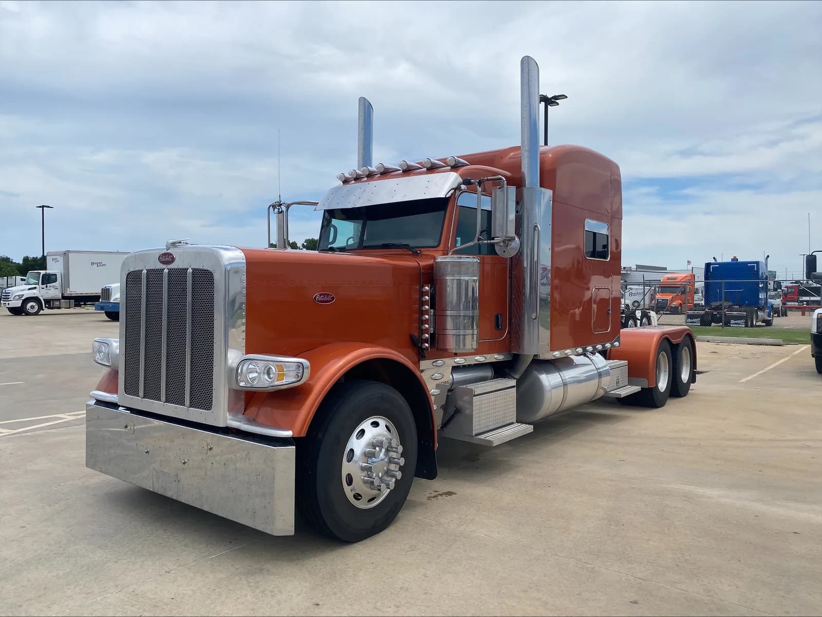2022 Peterbilt 389 -