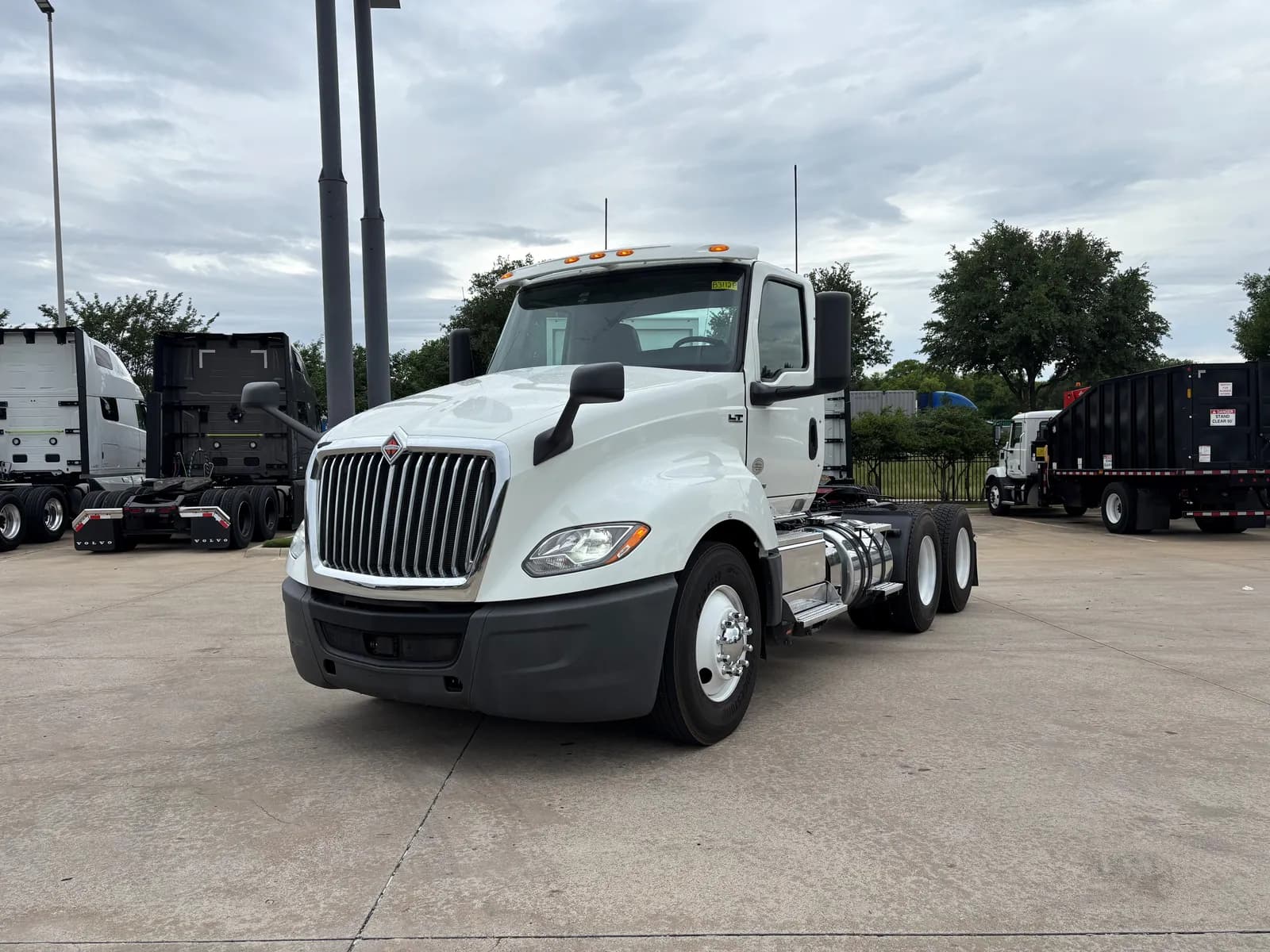2019 International LT - - Day Cab