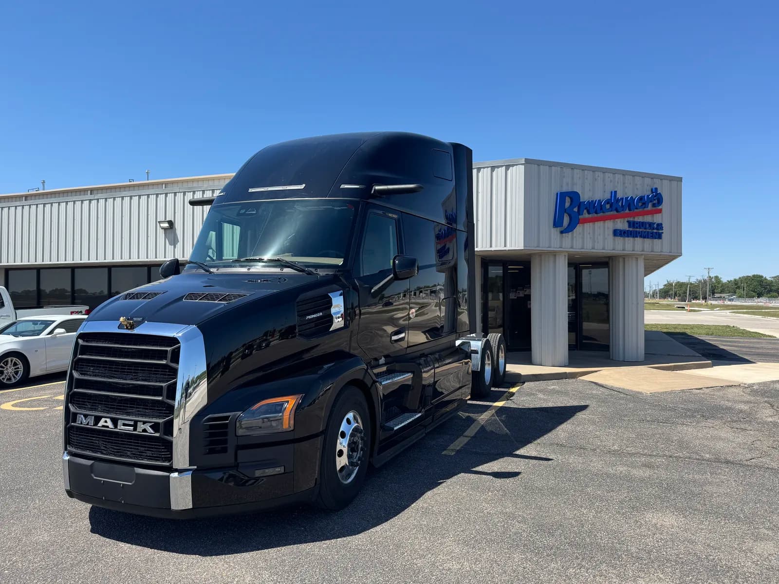 2027 Mack PR64T76H - Sleeper