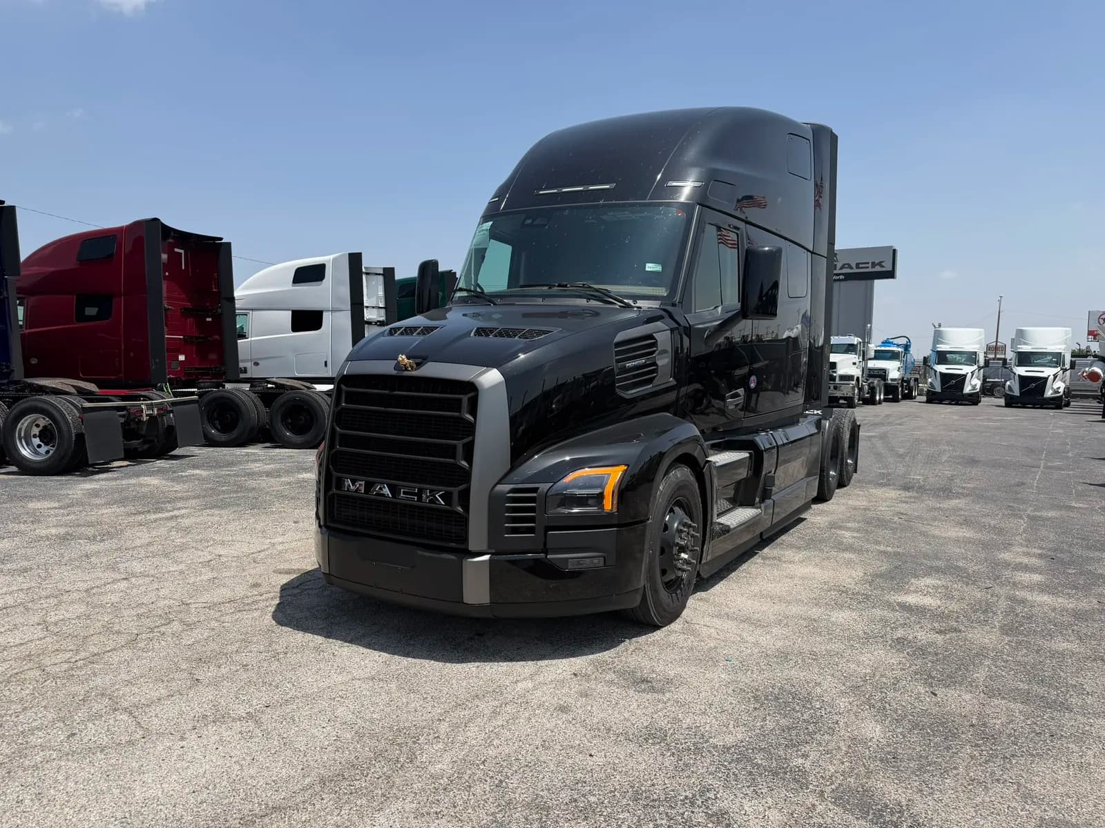 2027 Mack PR64T76H - Sleeper