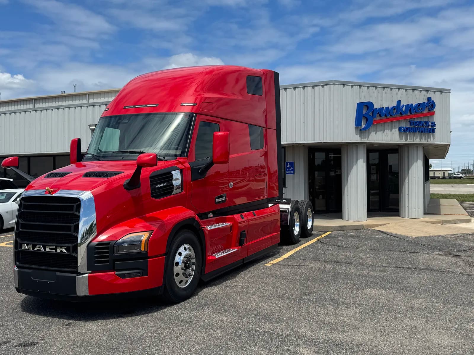 2027 Mack PR64T76H - Sleeper
