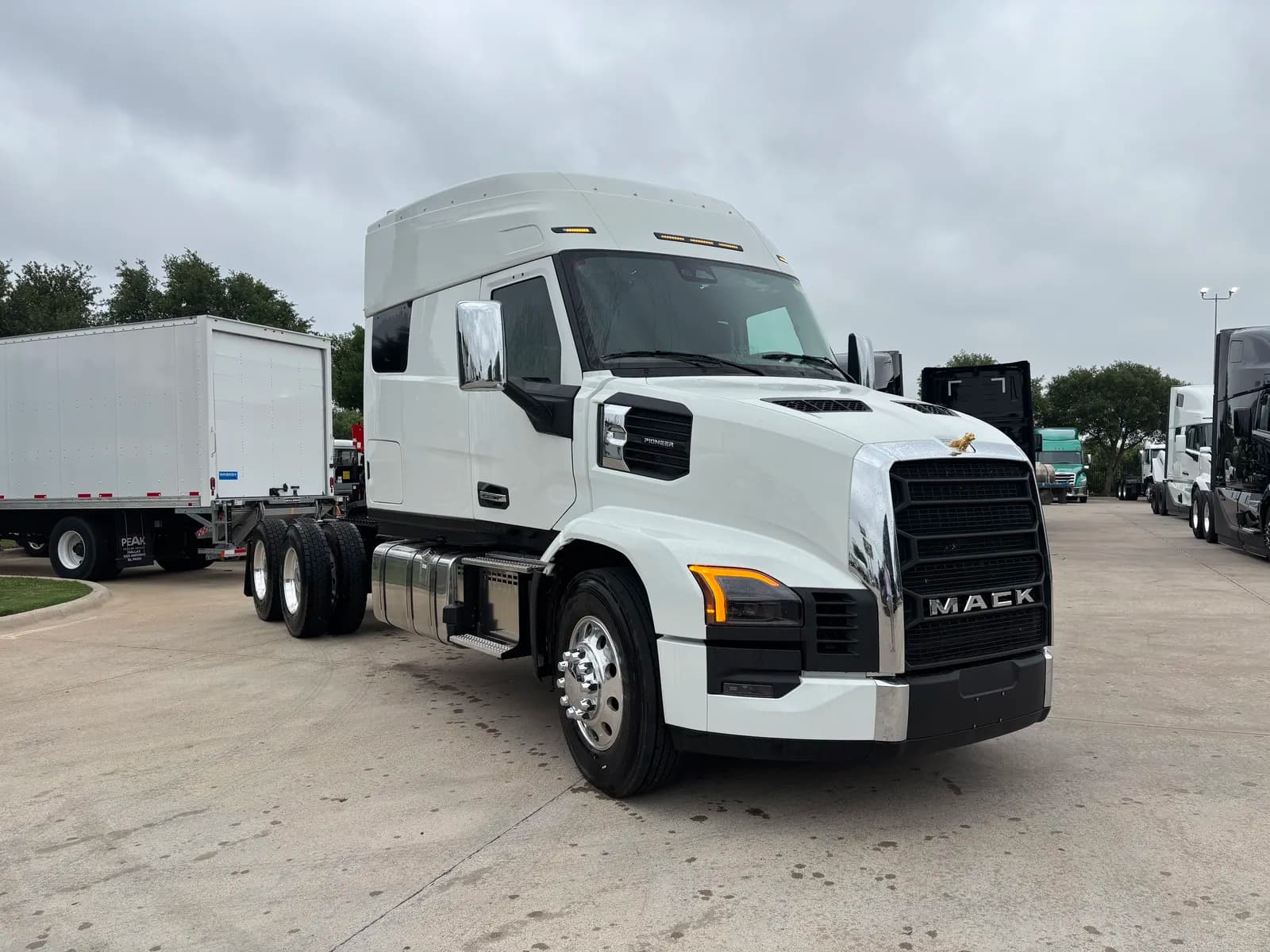 2027 Mack PR64T76M - Sleeper