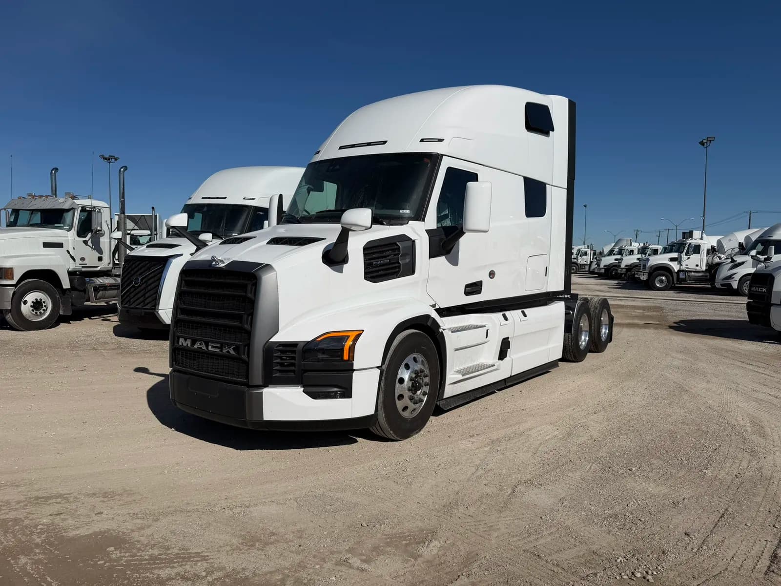 2026 Mack PR64T76H - Sleeper