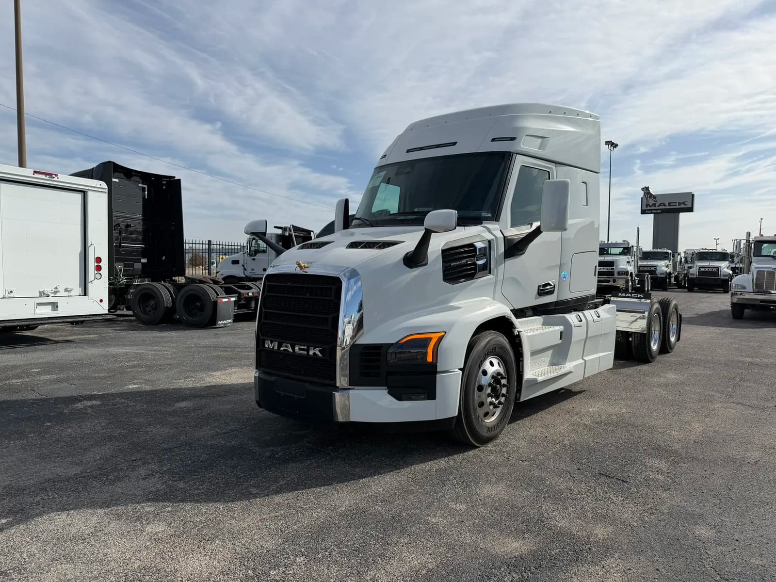 2026 Mack PR64T44 - Sleeper