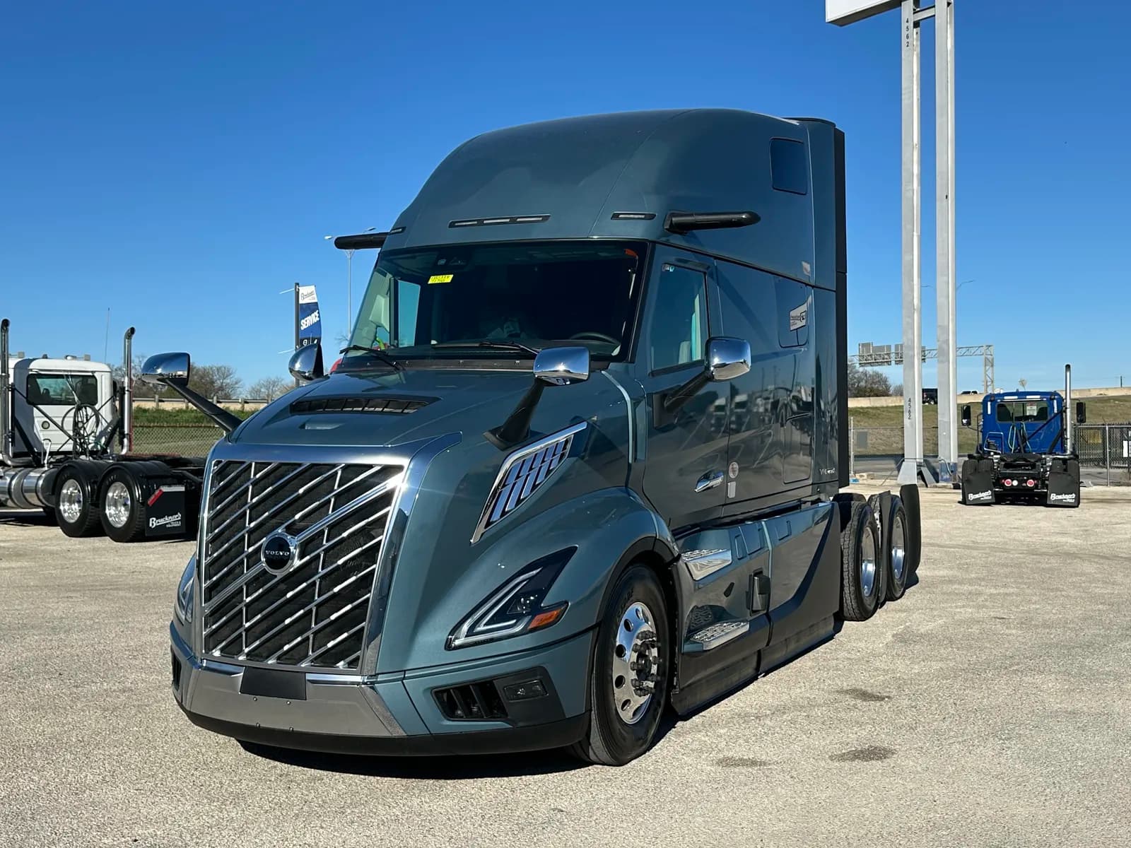 2026 Volvo VNL64T860