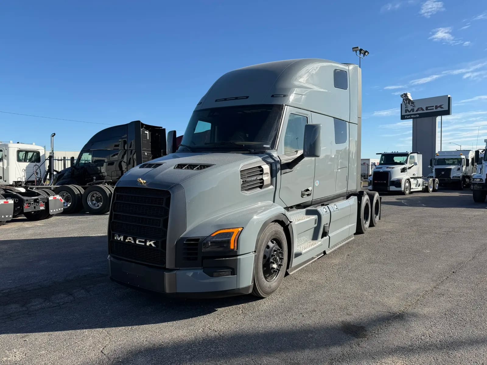 2026 Mack PR64T76H - Sleeper