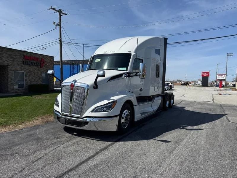 2027 Kenworth T680 U-12825