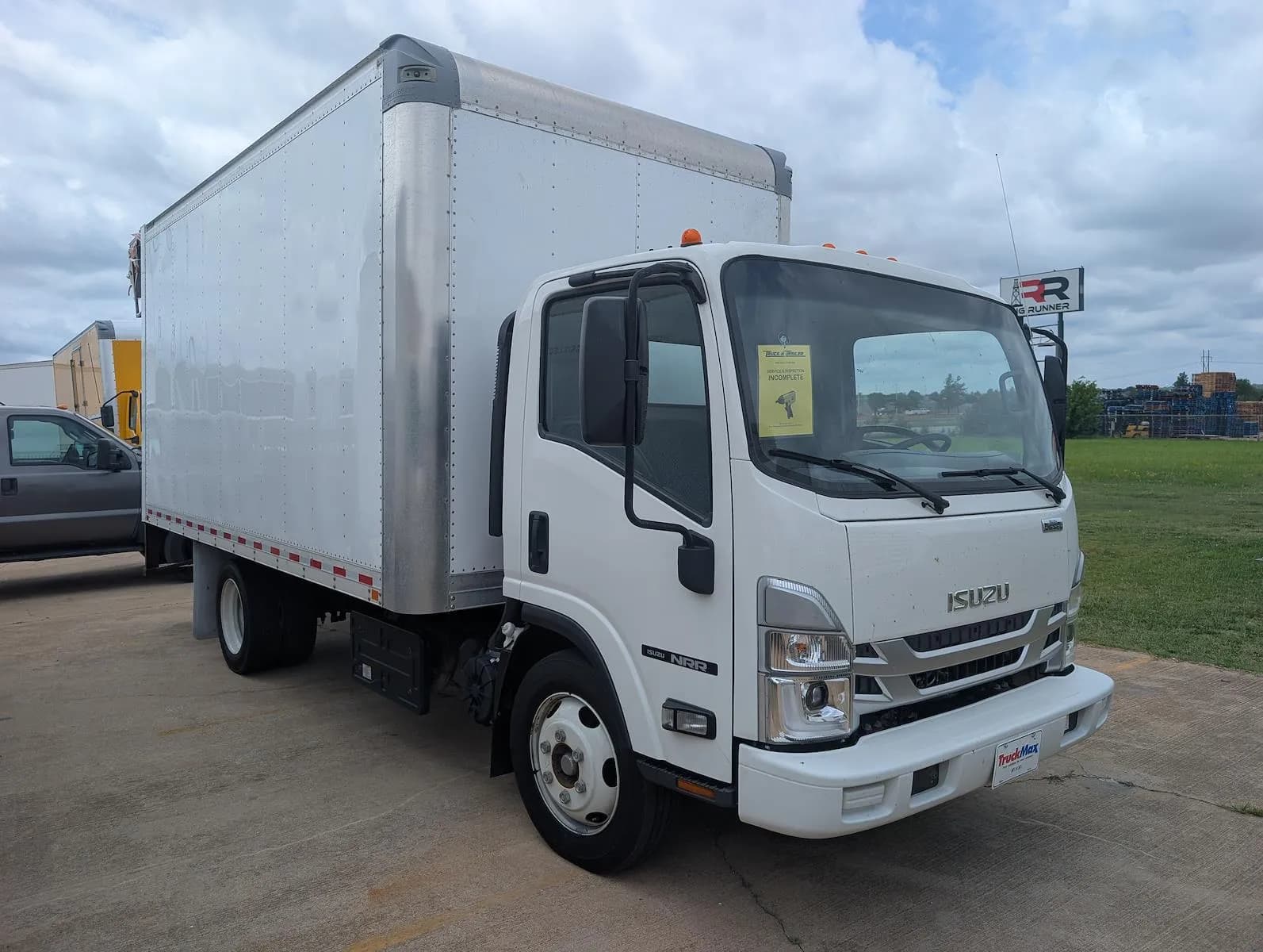 2023 Isuzu NRR