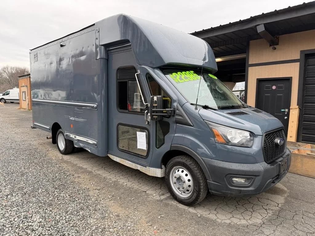 2022 Ford Transit Cutaway T-350