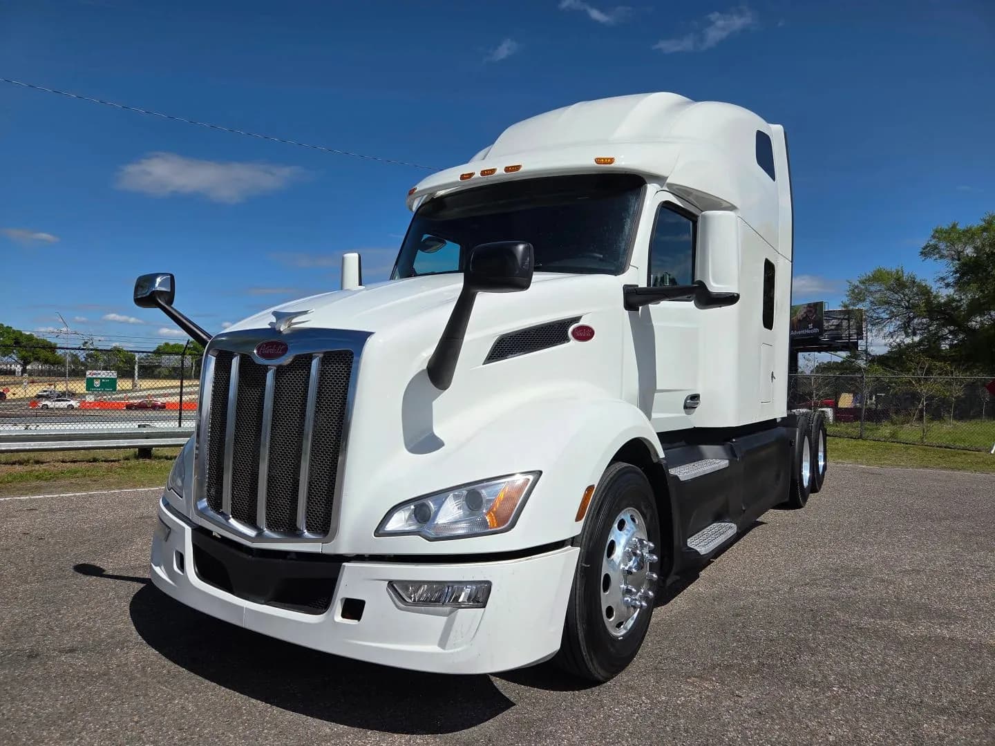 2023 Peterbilt 579 123" - Sleeper