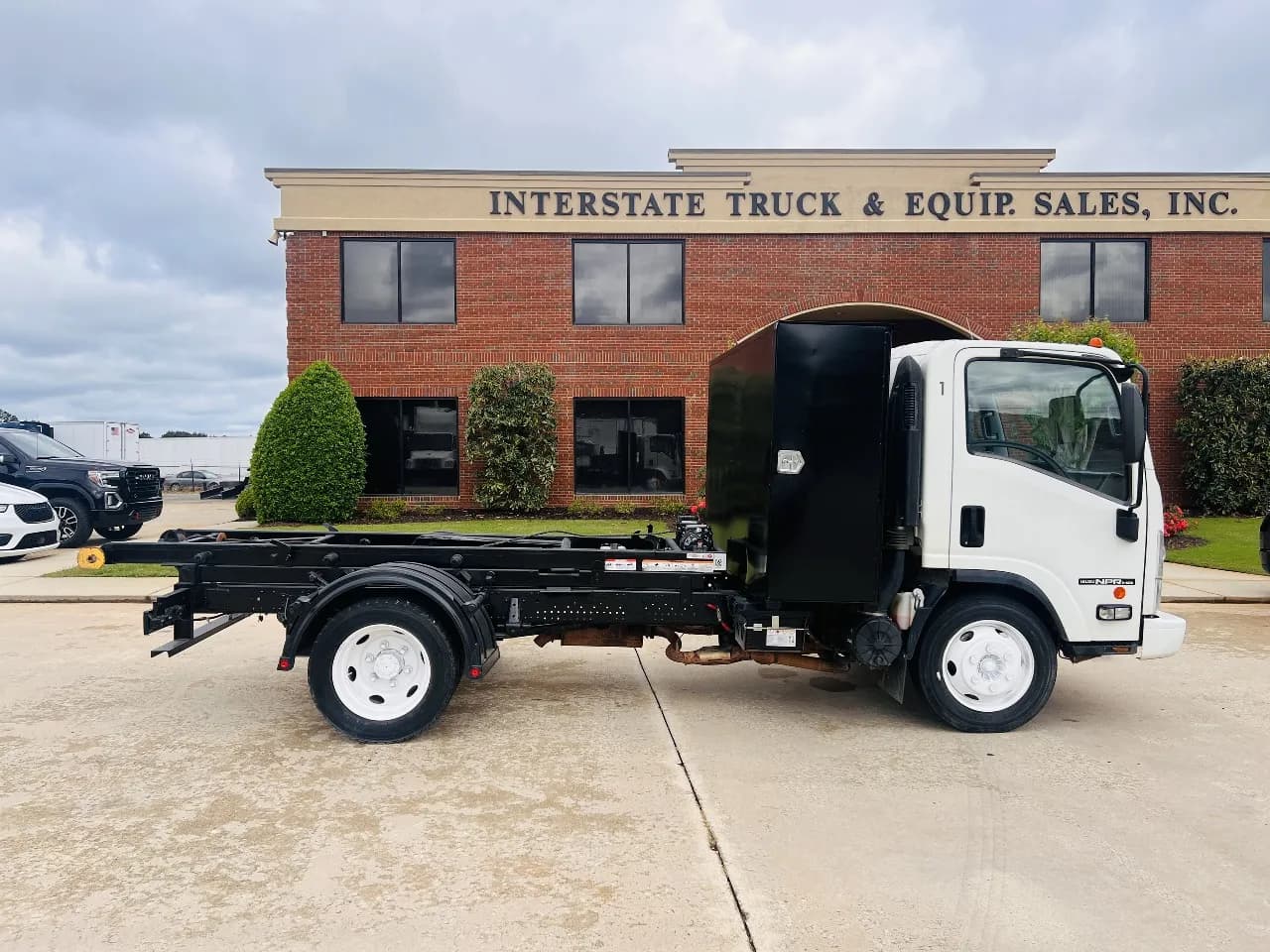 2020 Isuzu NPR HD