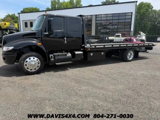 2022 International Navistar MV607