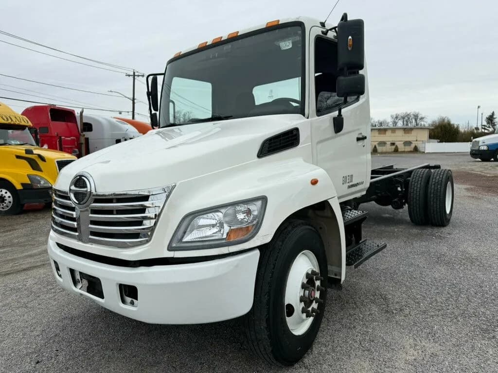 2010 Hino 338 18