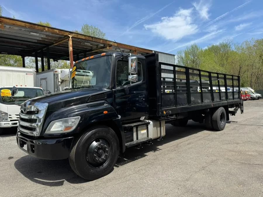 2015 Hino 258 - Flatbed