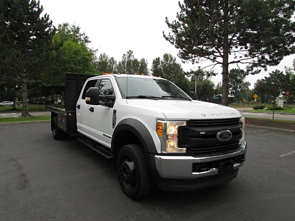 2017 Ford F-550 Chassis - Flatbed