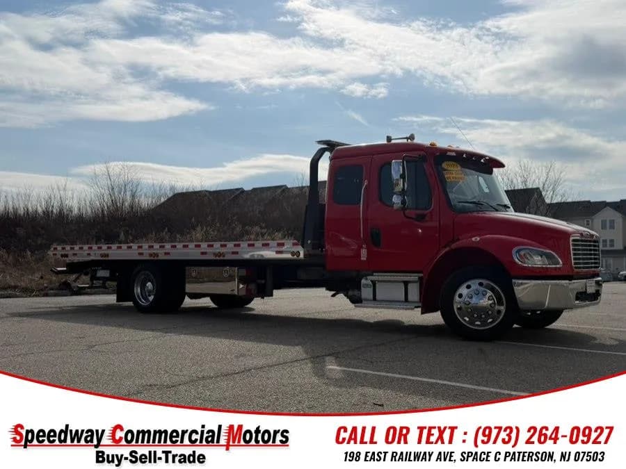 2023 Freightliner M2 106