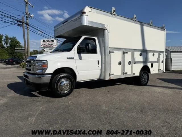 2022 Ford E-450 Utility/Box Van