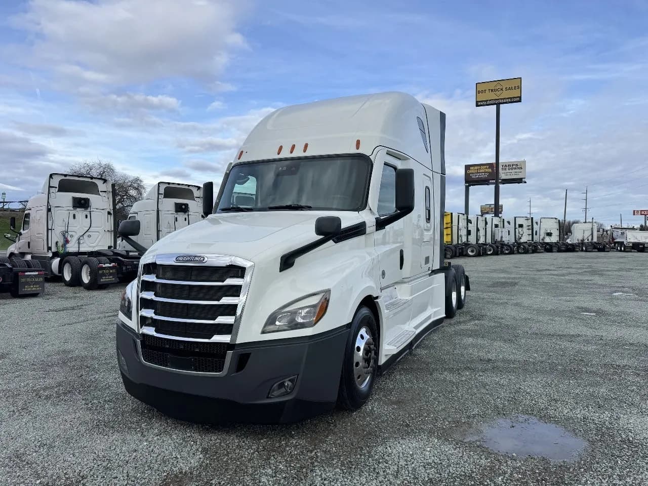 2021 Freightliner Cascadia - Sleeper