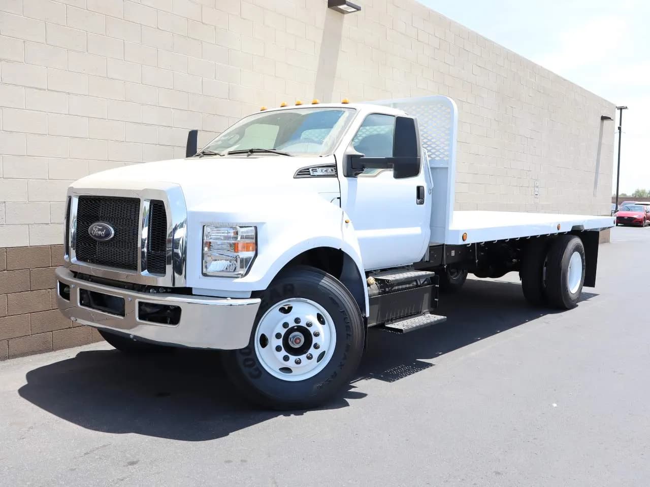 2025 Ford F-650 Super Duty - Flatbed