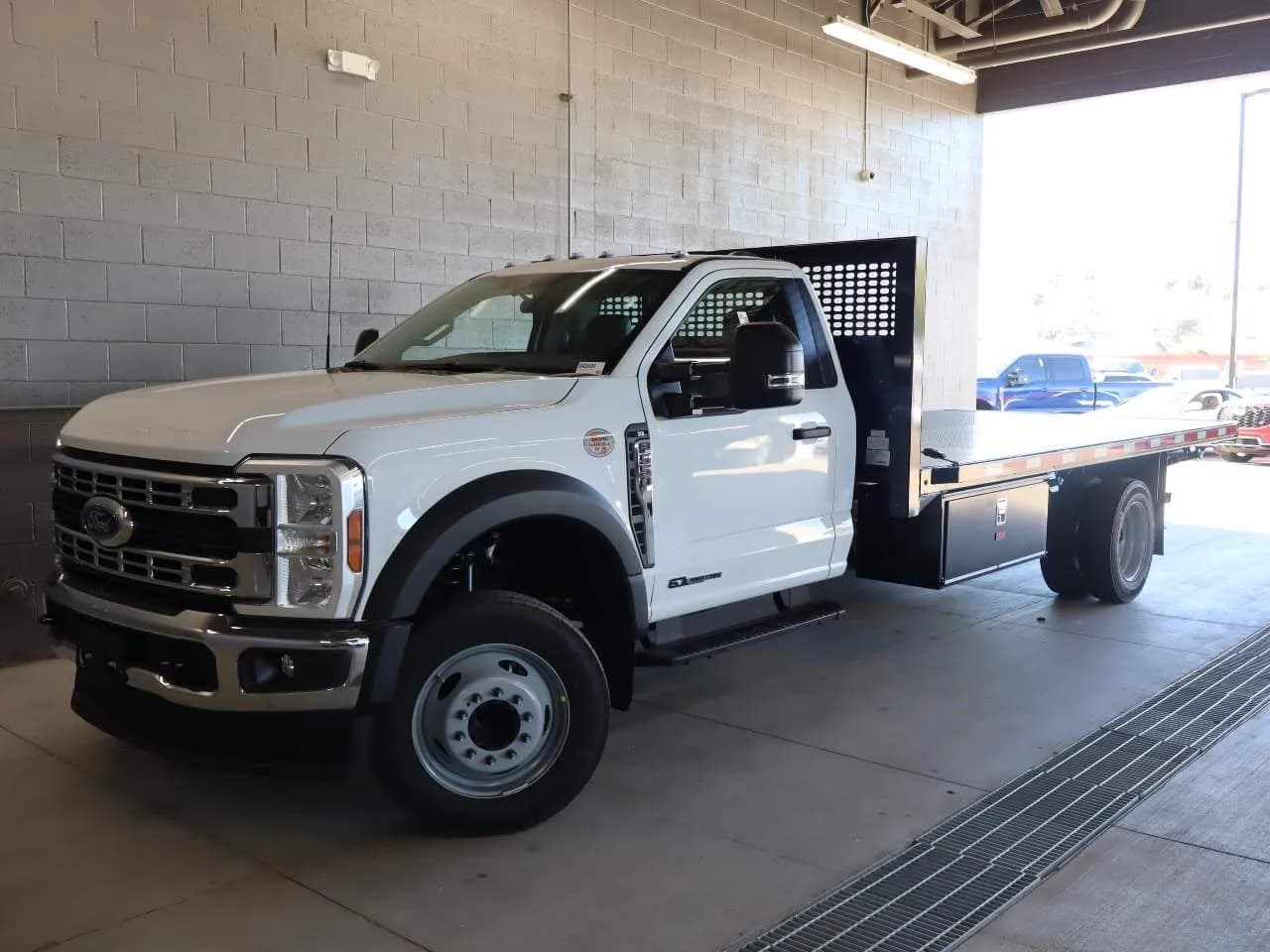 2026 Ford F-550 Super Duty - Flatbed