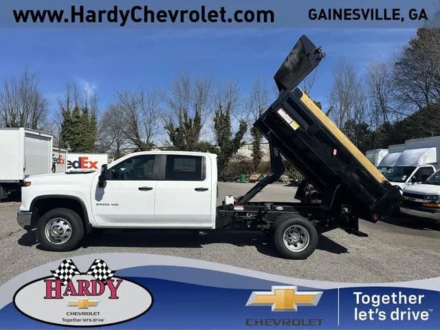 2025 Chevrolet Silverado 3500 Crew Cab - Dump