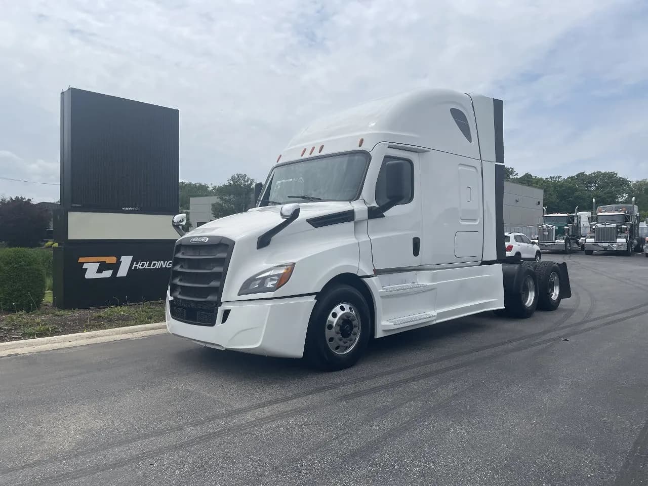 2020 Freightliner Cascadia - Sleeper