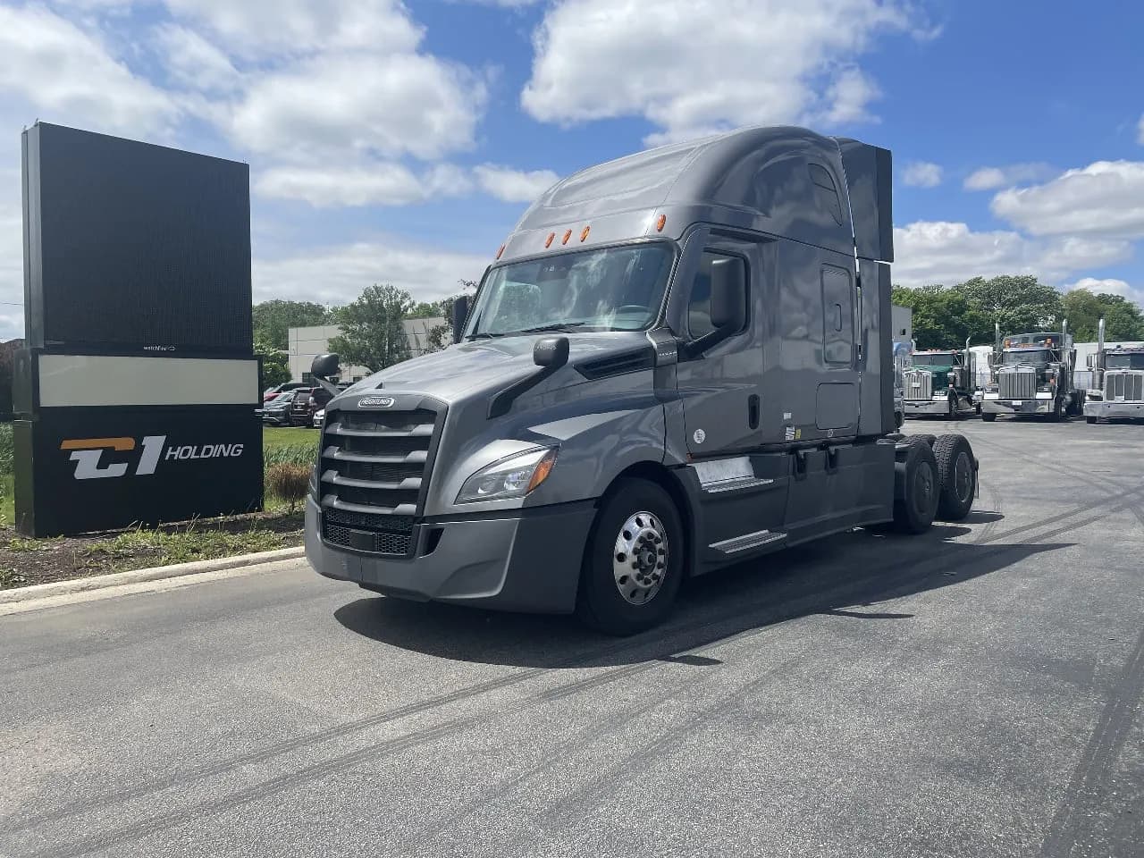 2021 Freightliner Cascadia - Sleeper