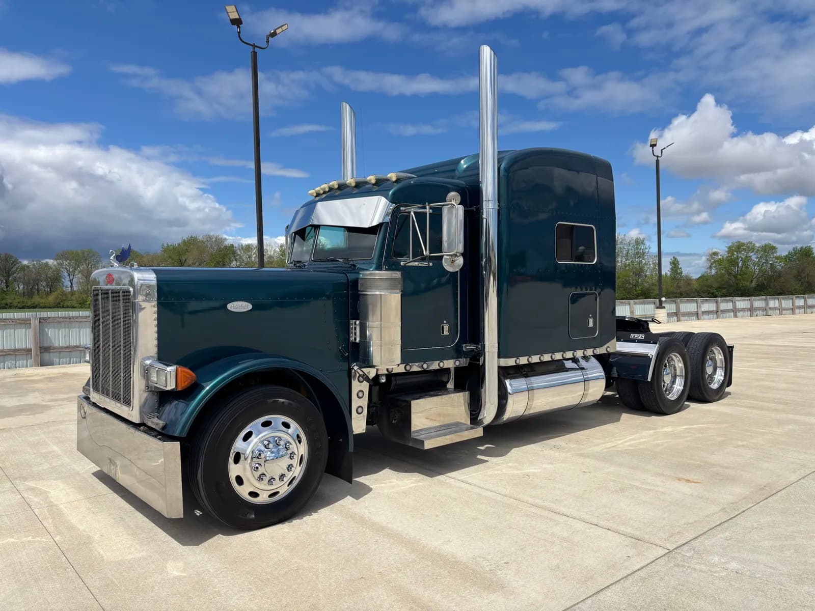 2004 Peterbilt 379EXHD - Sleeper