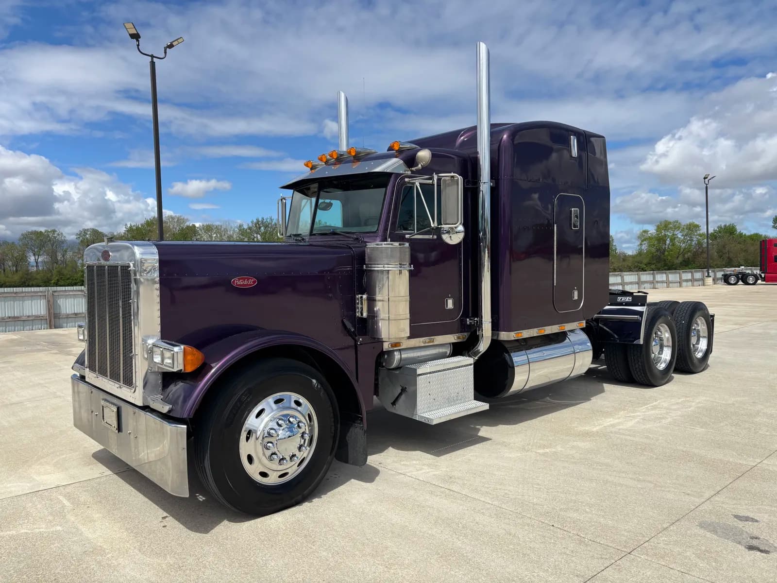 1999 Peterbilt 379EXHD - Sleeper