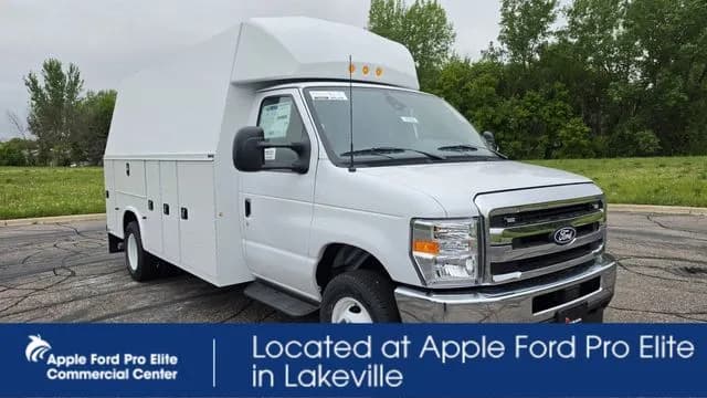 2027 Ford E-450 - Service