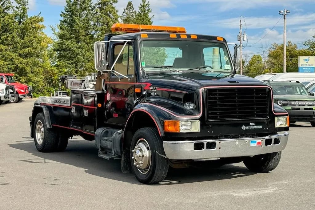 1998 International 4X2 2dr Chassis