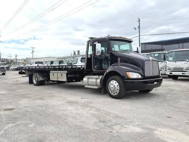 2022 Kenworth T370 - Tow