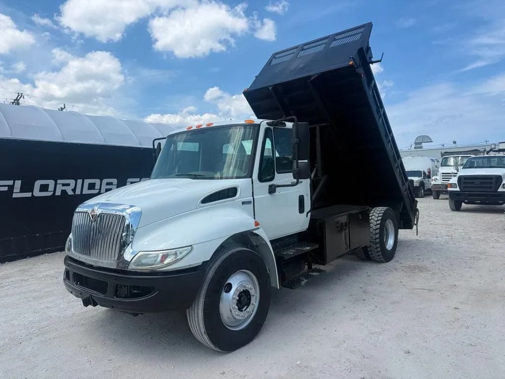 2014 International 4300 - Dump