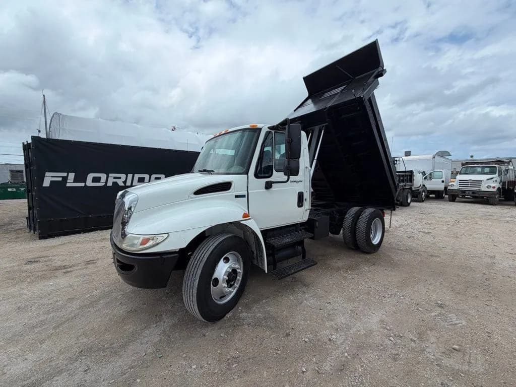 2012 International 4300 - Dump