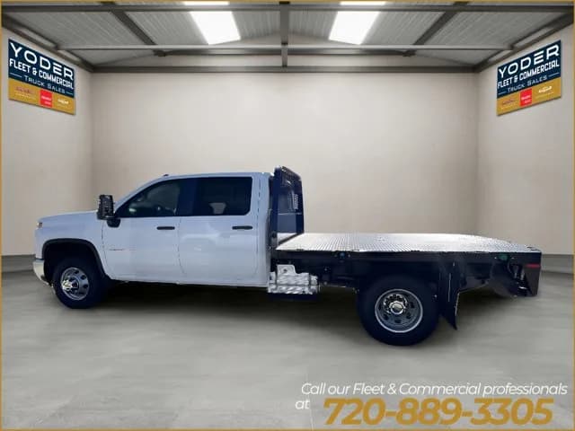 2025 Chevrolet Silverado 3500 Crew Cab - Flatbed