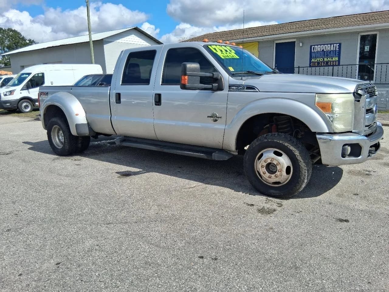 2015 Ford F-350 SD XLT Crew Cab Long Bed - Pickup