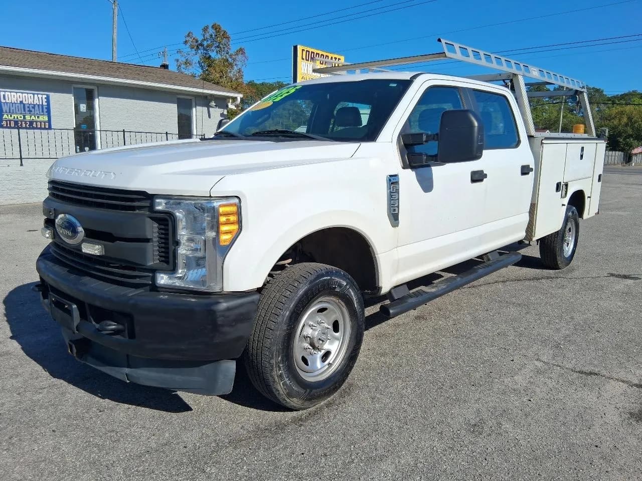2017 Ford F-350 SD XL Crew Cab LWB - Pickup
