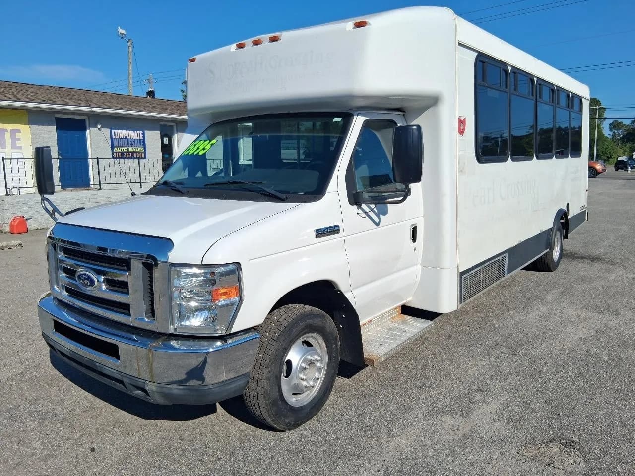 2014 Ford E450 Super Duty - Vans