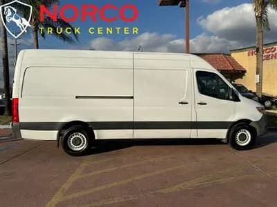 2020 Freightliner Sprinter 2500 Extended - Vans