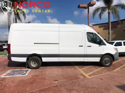 2019 Freightliner Sprinter 3500 Extended - Vans