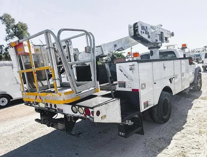 2014 Ford F550 - Bucket