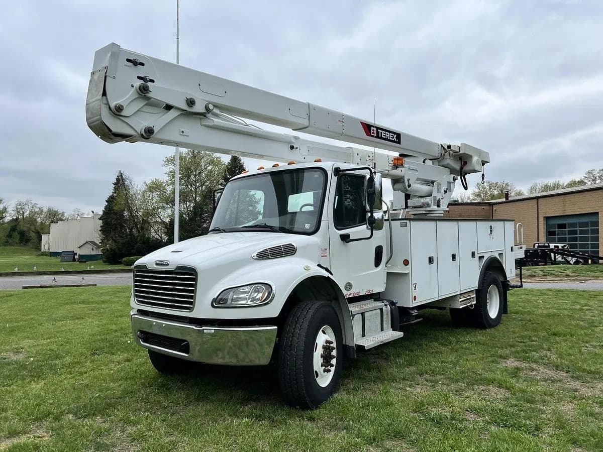 2018 Freightliner M2 106 - Bucket