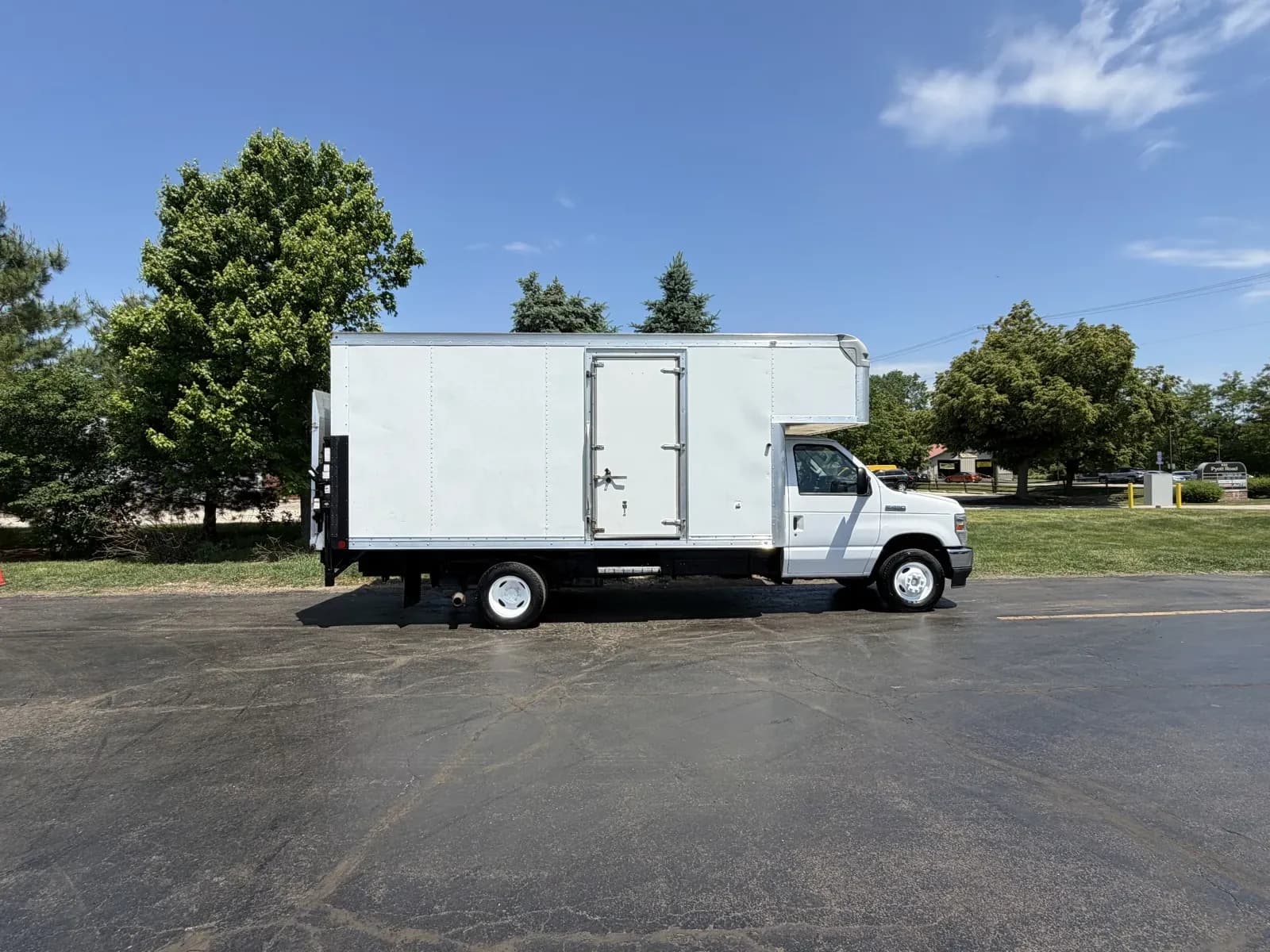 2021 Ford E450 - Box