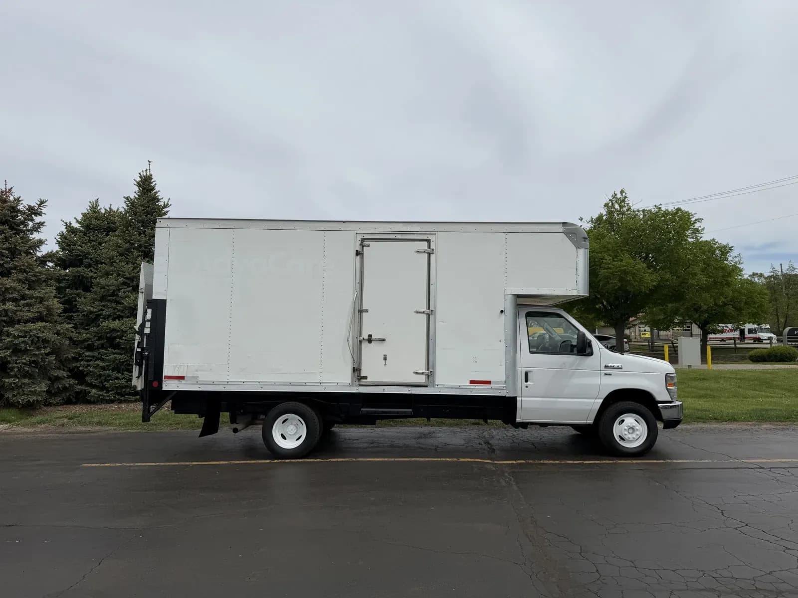 2019 Ford E-450 - Vans