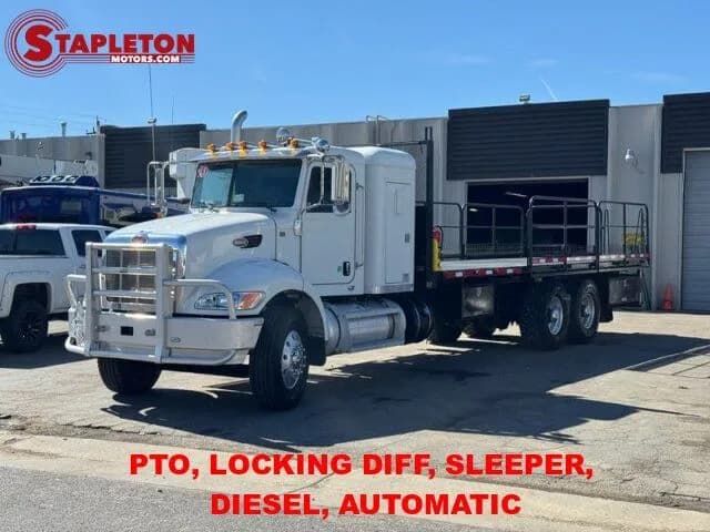 2013 Peterbilt 348 - Flatbed
