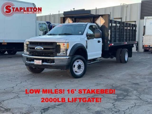 2017 Ford F-450 - Stake