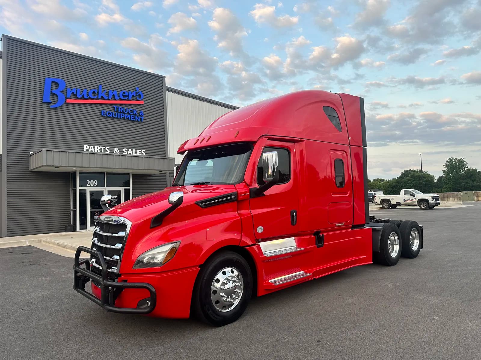 2022 Freightliner Cascadia - Sleeper