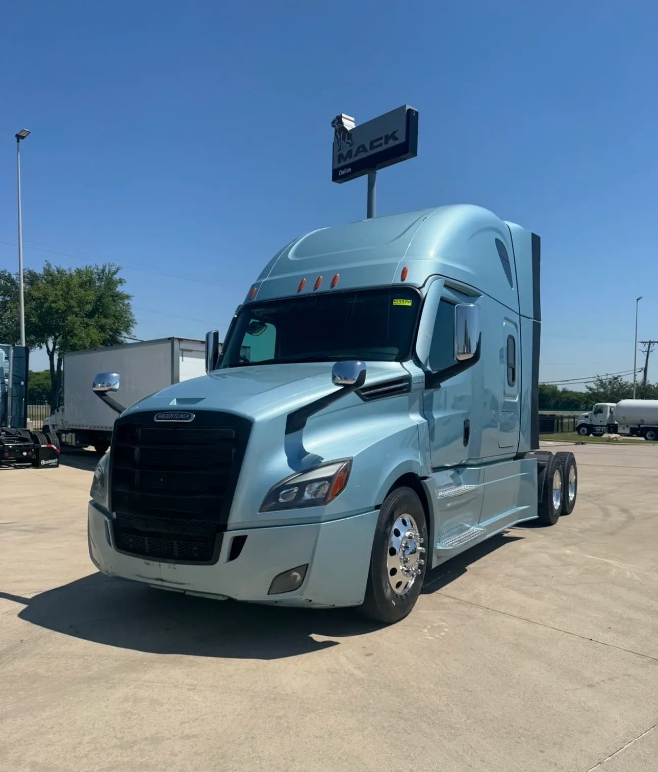 2023 Freightliner Cascadia - Sleeper