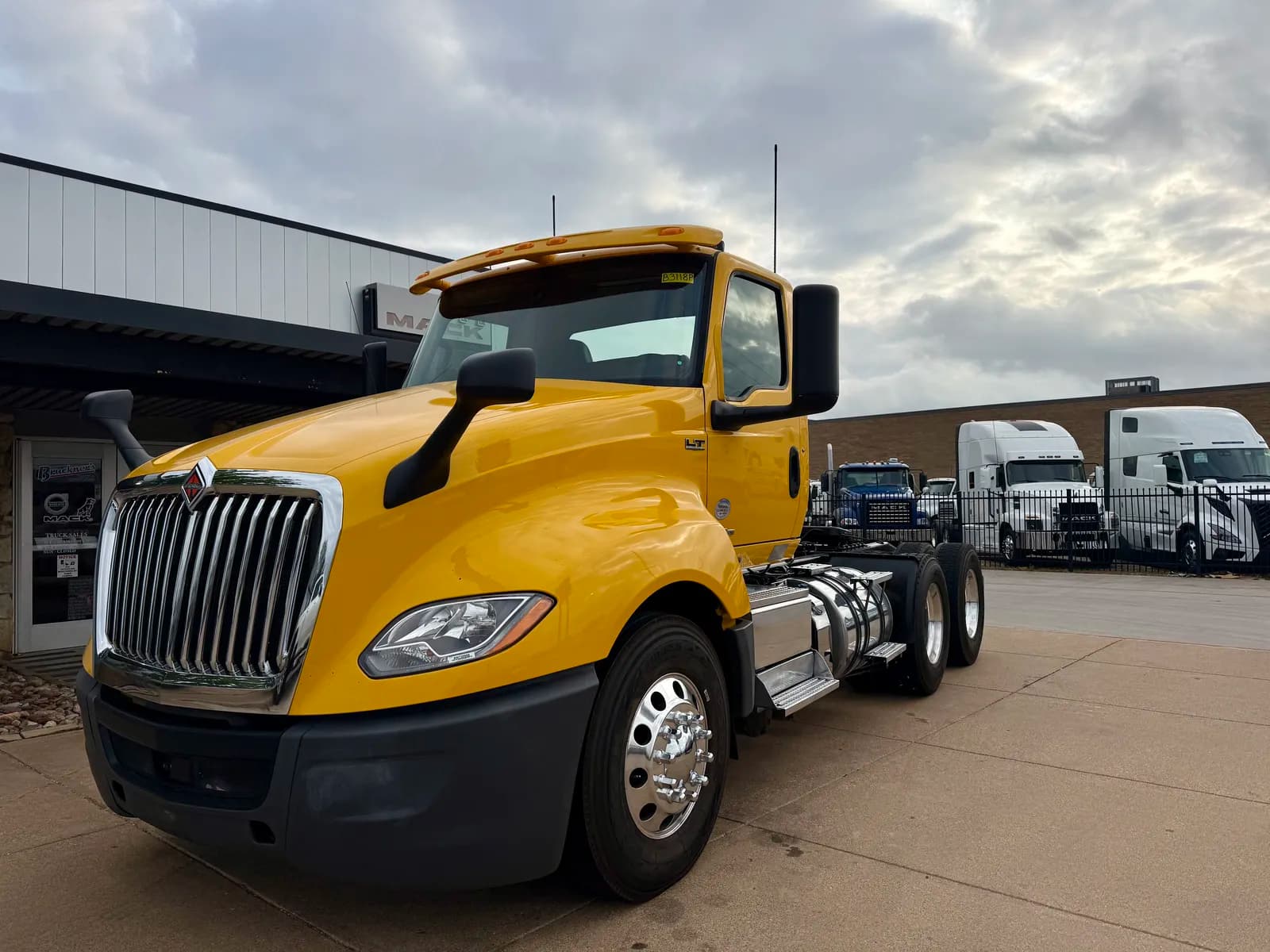 2019 International LT - - Day Cab