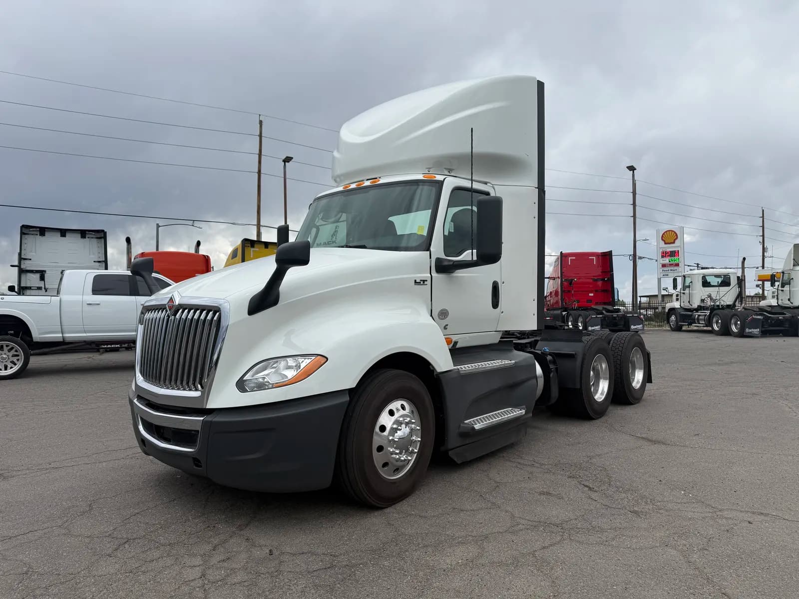 2021 International LT625 - - Day Cab
